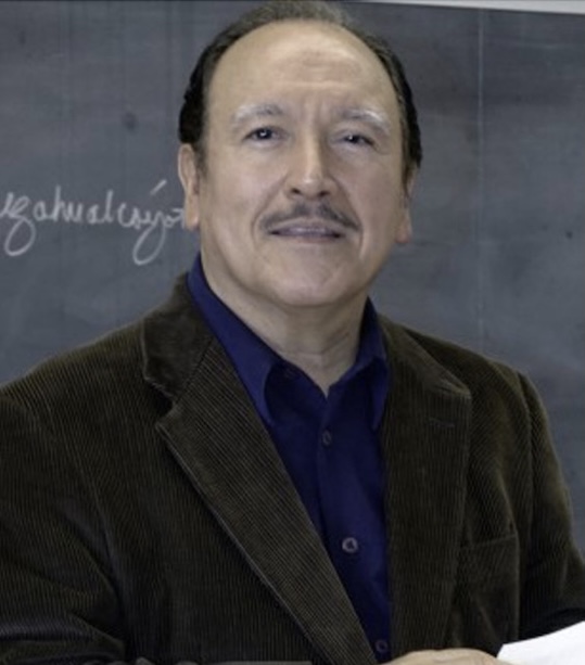 A photo of Roberto Cantú.